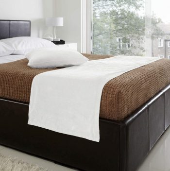Velvet Bed Runner Set 1 pc Bed Runner + 2 Piece 18″ x 18″ Cushion Covers Wedding Bedding (50 x 210 cm / 19.6 x 82.6 inch for 1.5 m Bed) white
